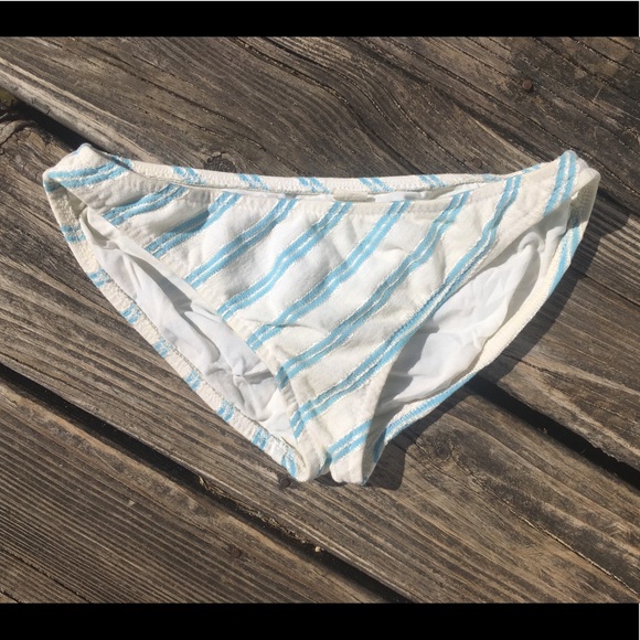 SOLD- True Vintage 1970’s baby blue & white bikini - Picture 4 of 6